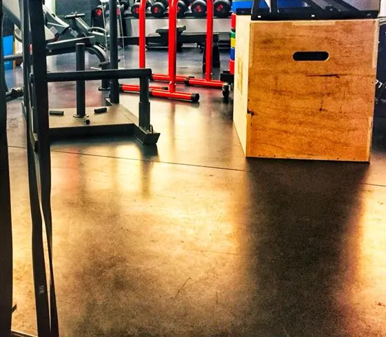 Plyo box, rack et poste de musculation dans le magasin BNS